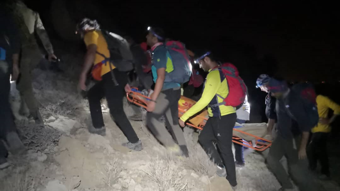 امدادرسانی در حادثه سقوط پاراگلایدر در ارتفاعات گنو استان هرمزگان